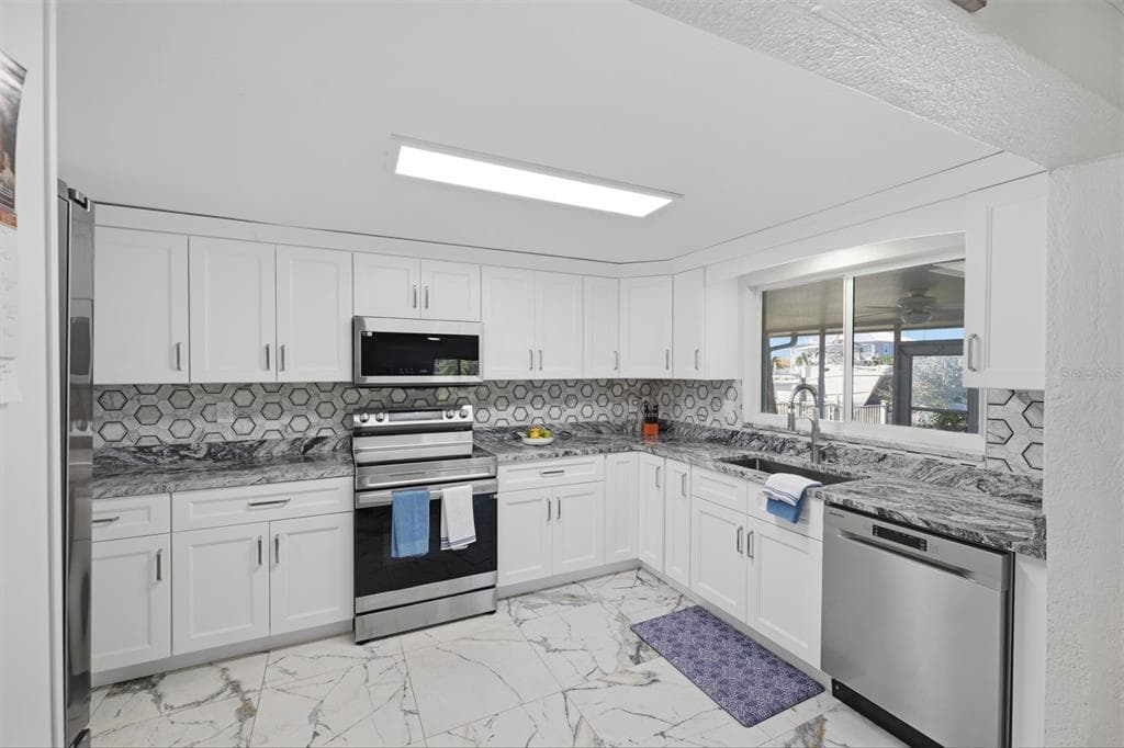 5513 BOWLINE BEND photo 13