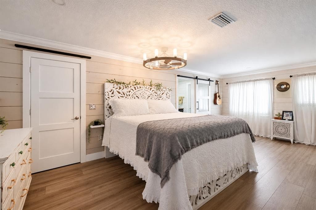 902 25TH AVENUE W photo 17