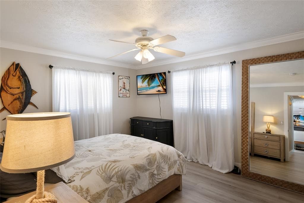 902 25TH AVENUE W photo 25