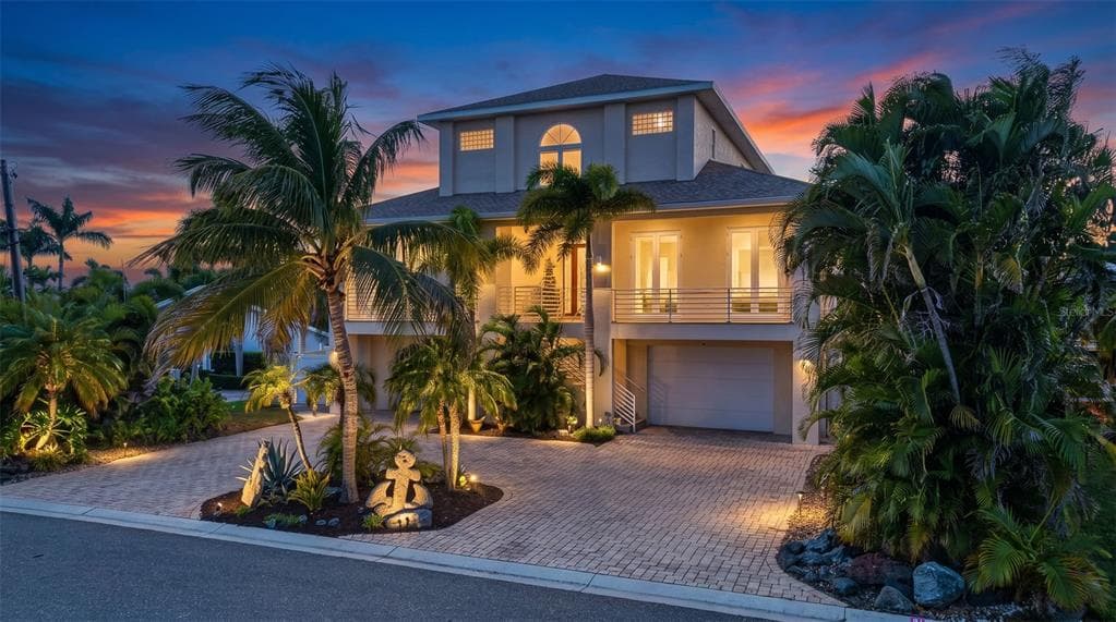 532 JOHNS PASS AVENUE photo 1