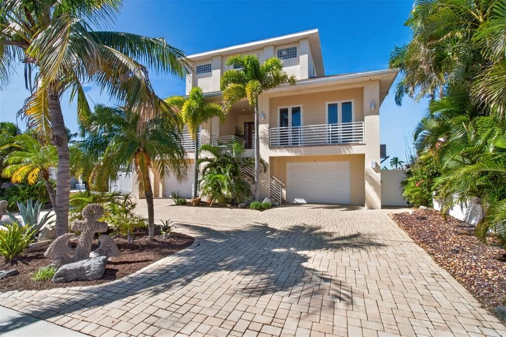 532 JOHNS PASS AVENUE photo 4