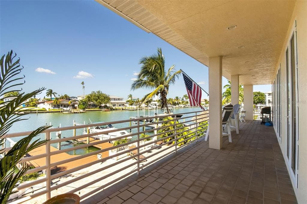 532 JOHNS PASS AVENUE photo 21