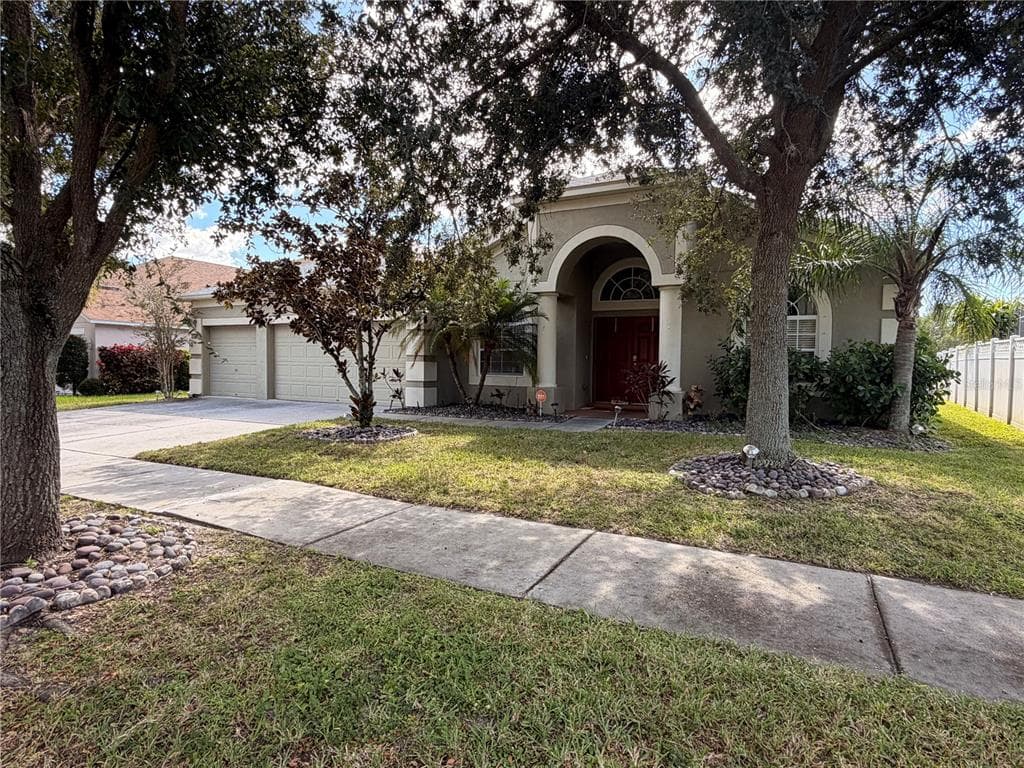 2642 YUKON CLIFF DRIVE photo 1
