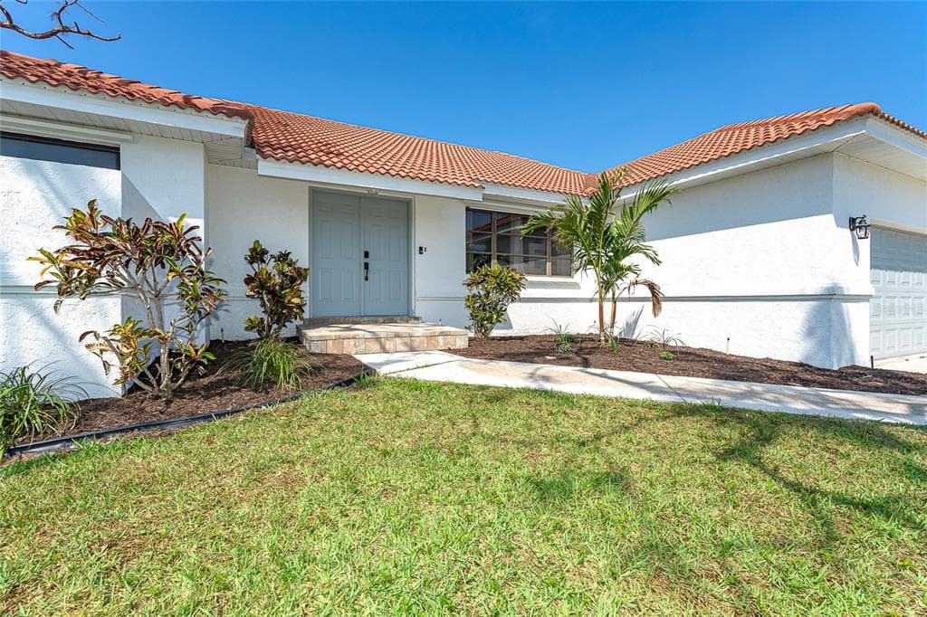 16 LEEWARD DRIVE photo 2