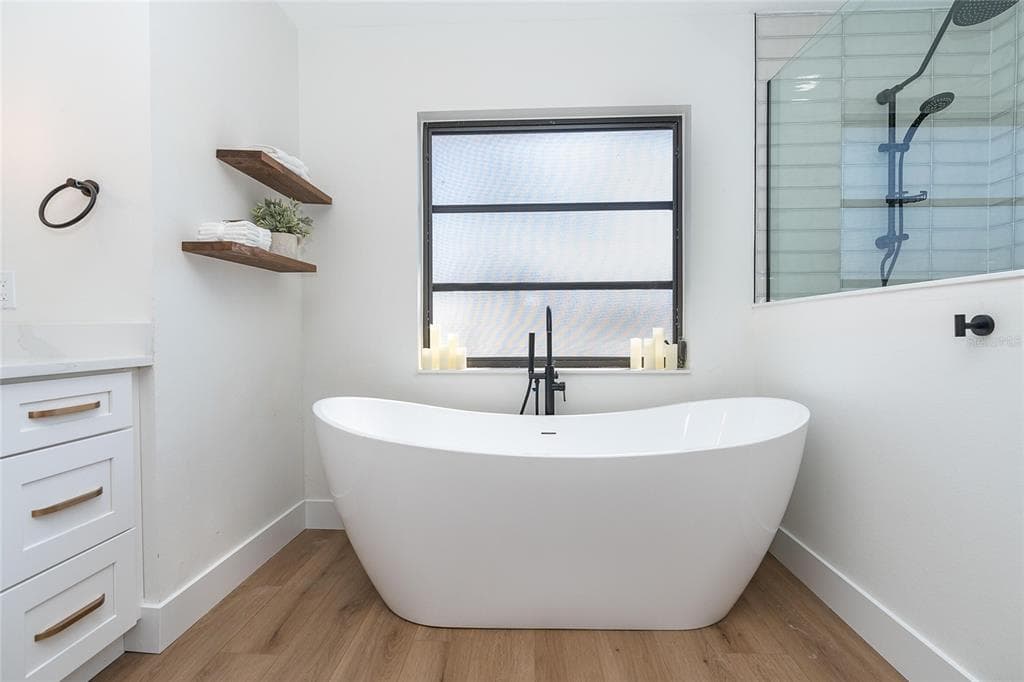 16 LEEWARD DRIVE photo 22