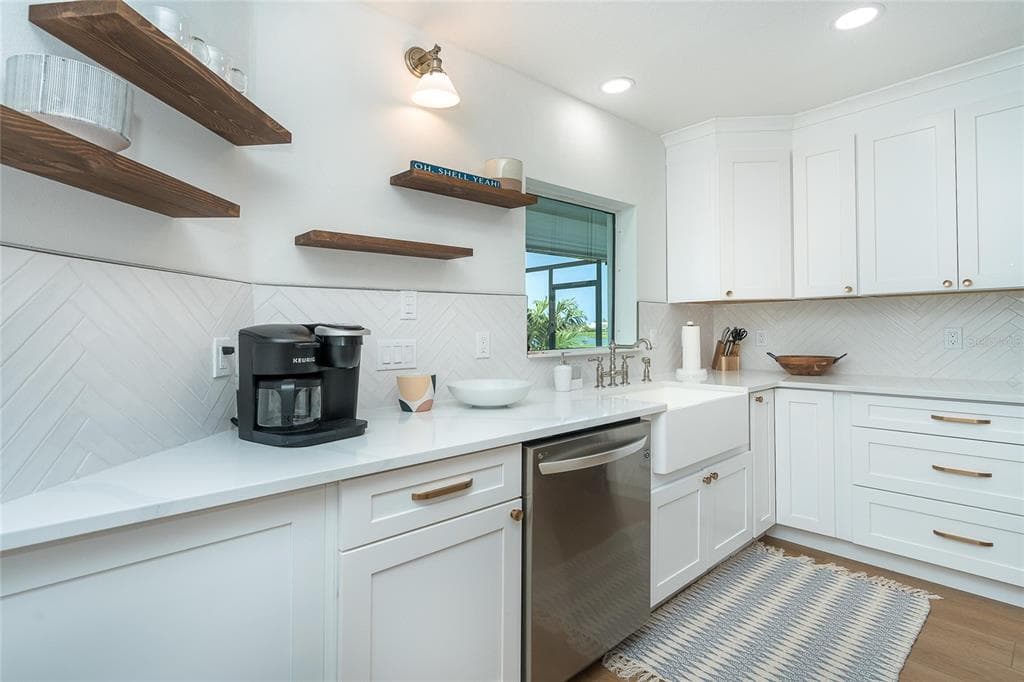 16 LEEWARD DRIVE photo 11