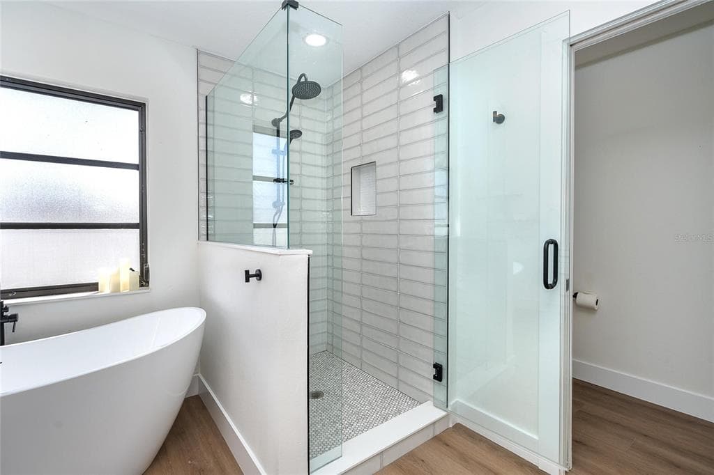 16 LEEWARD DRIVE photo 21